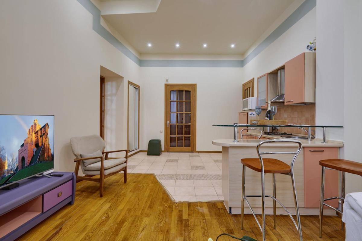 Apartments Near The Golden Gate Київ Екстер'єр фото